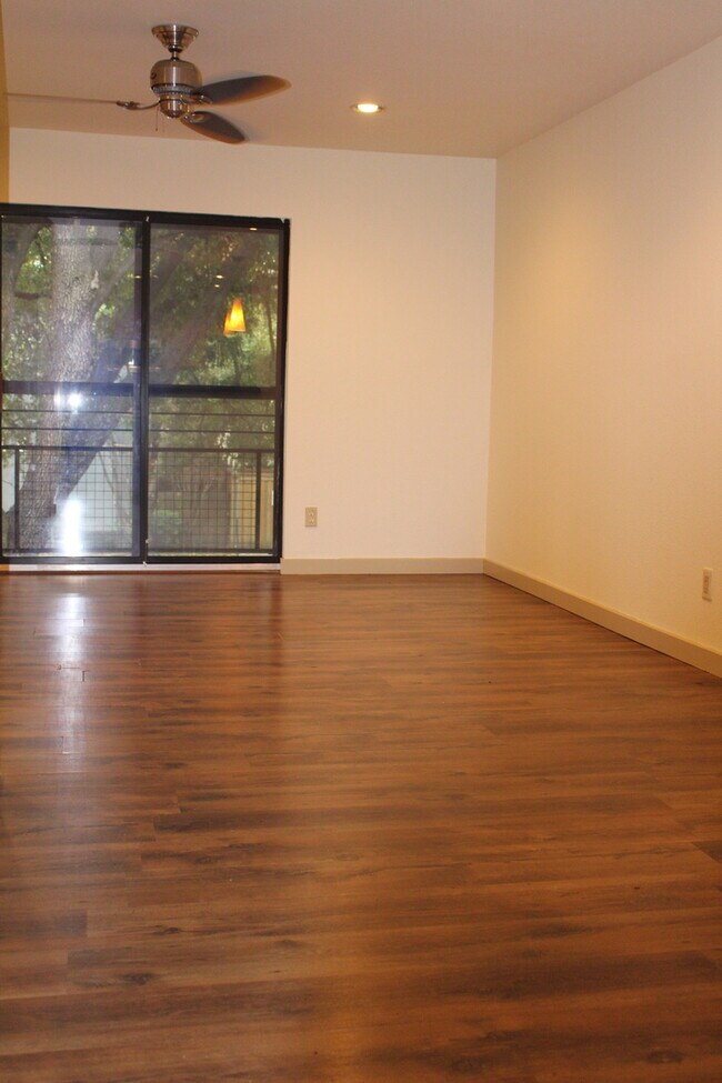 Building Photo - 209-E Eden at Avondale