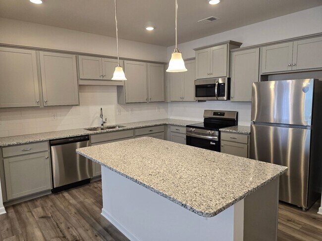 Building Photo - Brand new 3 bed 2.5 bath Townhome located ...