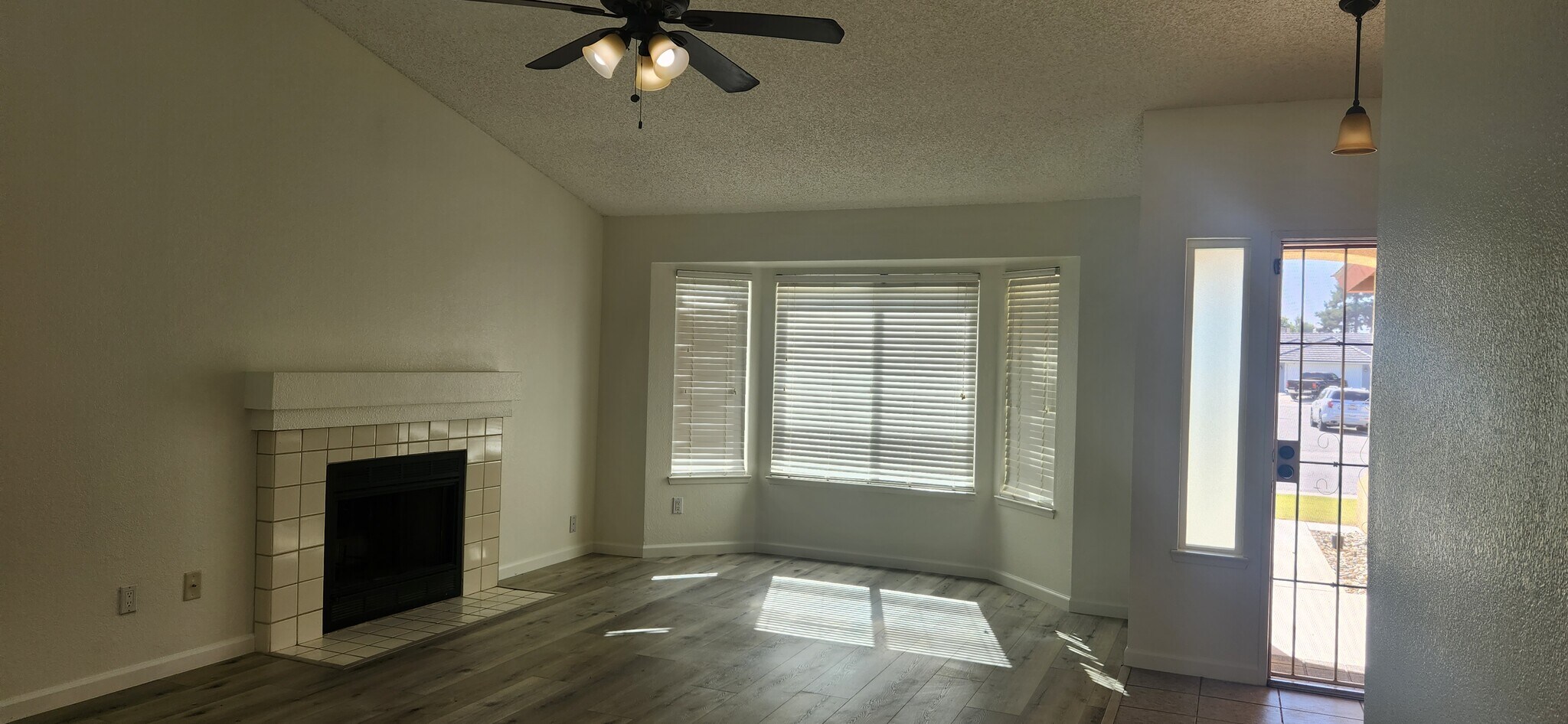 Building Photo - 9328 Carvalho Ct