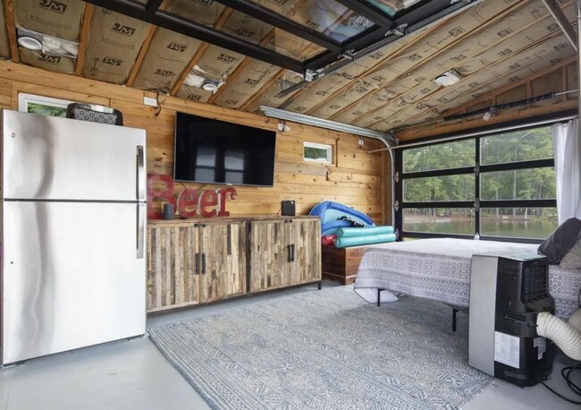 Building Photo - NEW LISTING!!!!!