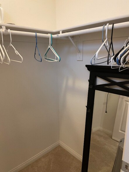 Building Photo - 6731 N Glasner Ln