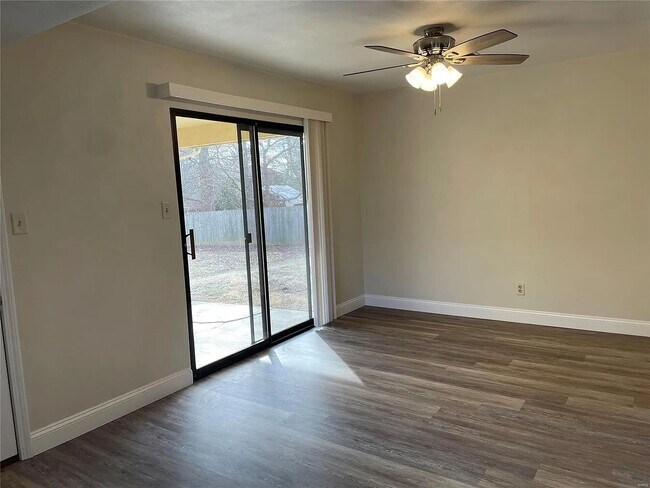 Building Photo - 711 Plankway Dr