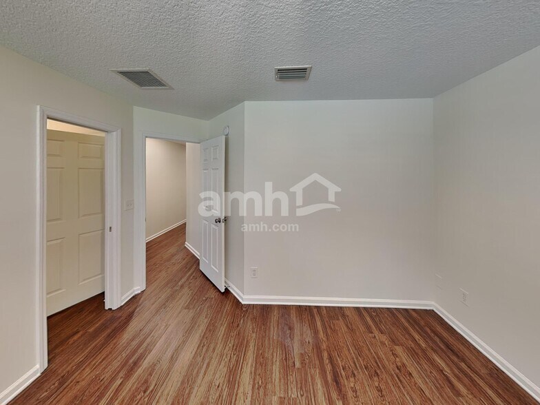 Building Photo - 534 Alice Cove Ct