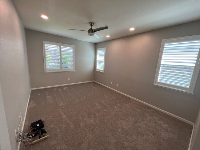Building Photo - Three Bedroom Two Bath Stanford Ranch Home