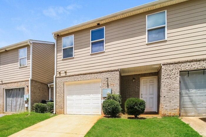 Building Photo - 1630 Hydrangea Ln