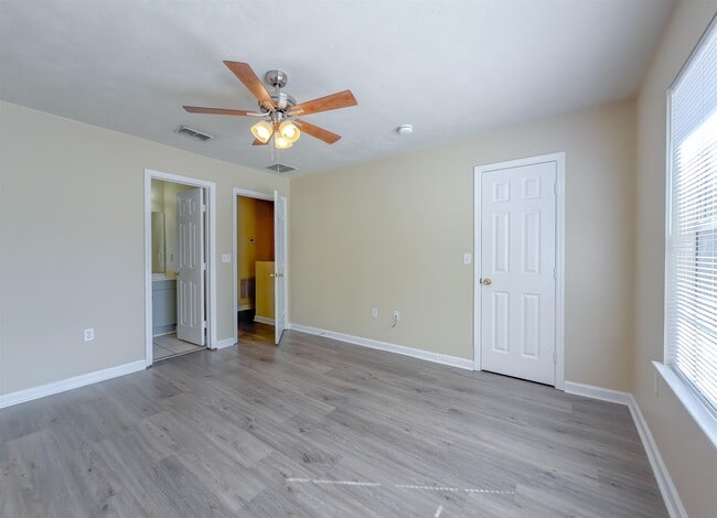 Building Photo - 1558 Devoe St