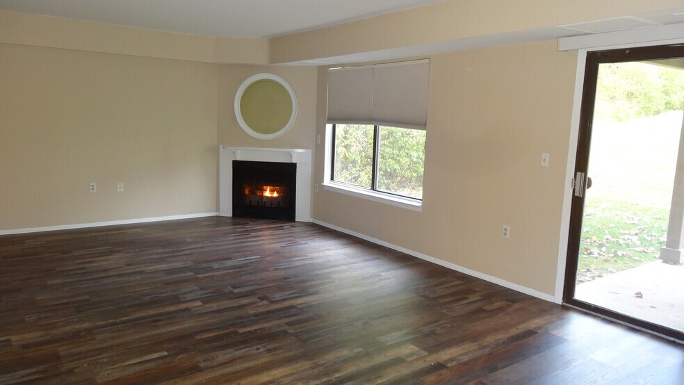 Primary Photo - 225 Briarcrest Dr