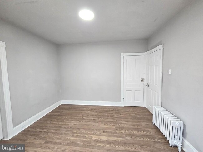 Building Photo - 968 E Woodlawn St