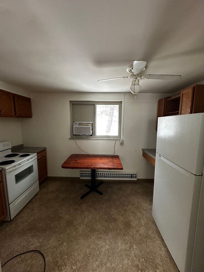 Building Photo - 298 Lumar Dr