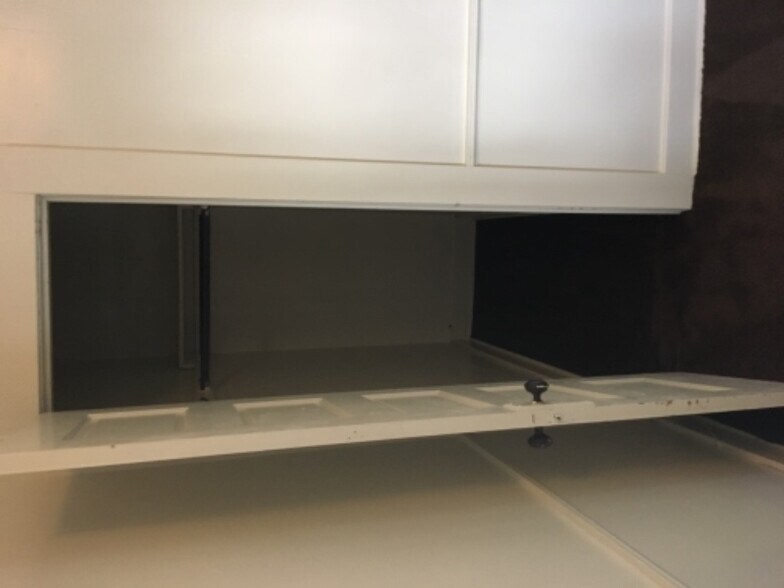 Building Photo - 343 N Grove St