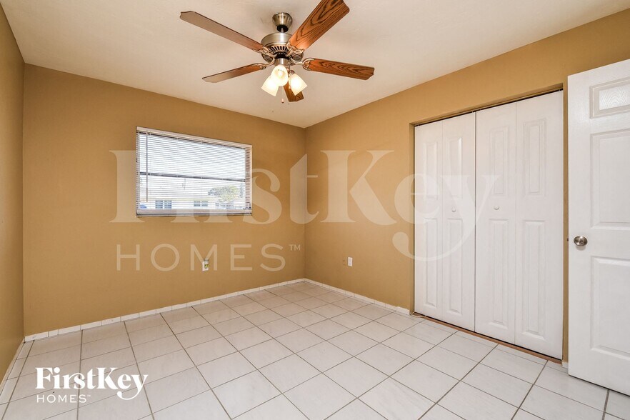 Building Photo - 7218 Jasmine Rd