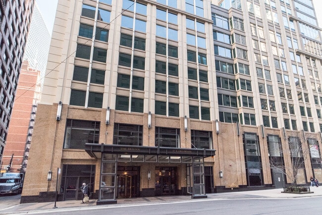 Building Photo - 57 E Delaware Pl