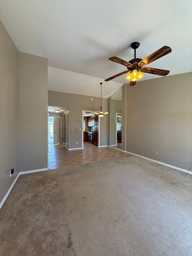 Building Photo - Charming Single-Level Townhome in Cape Concord