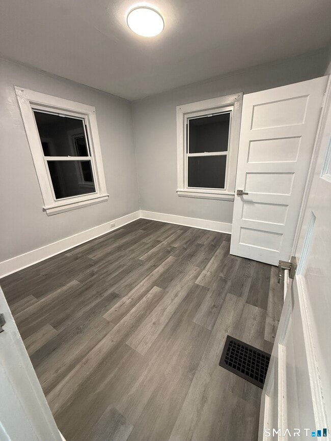 Building Photo - 36 Carver St