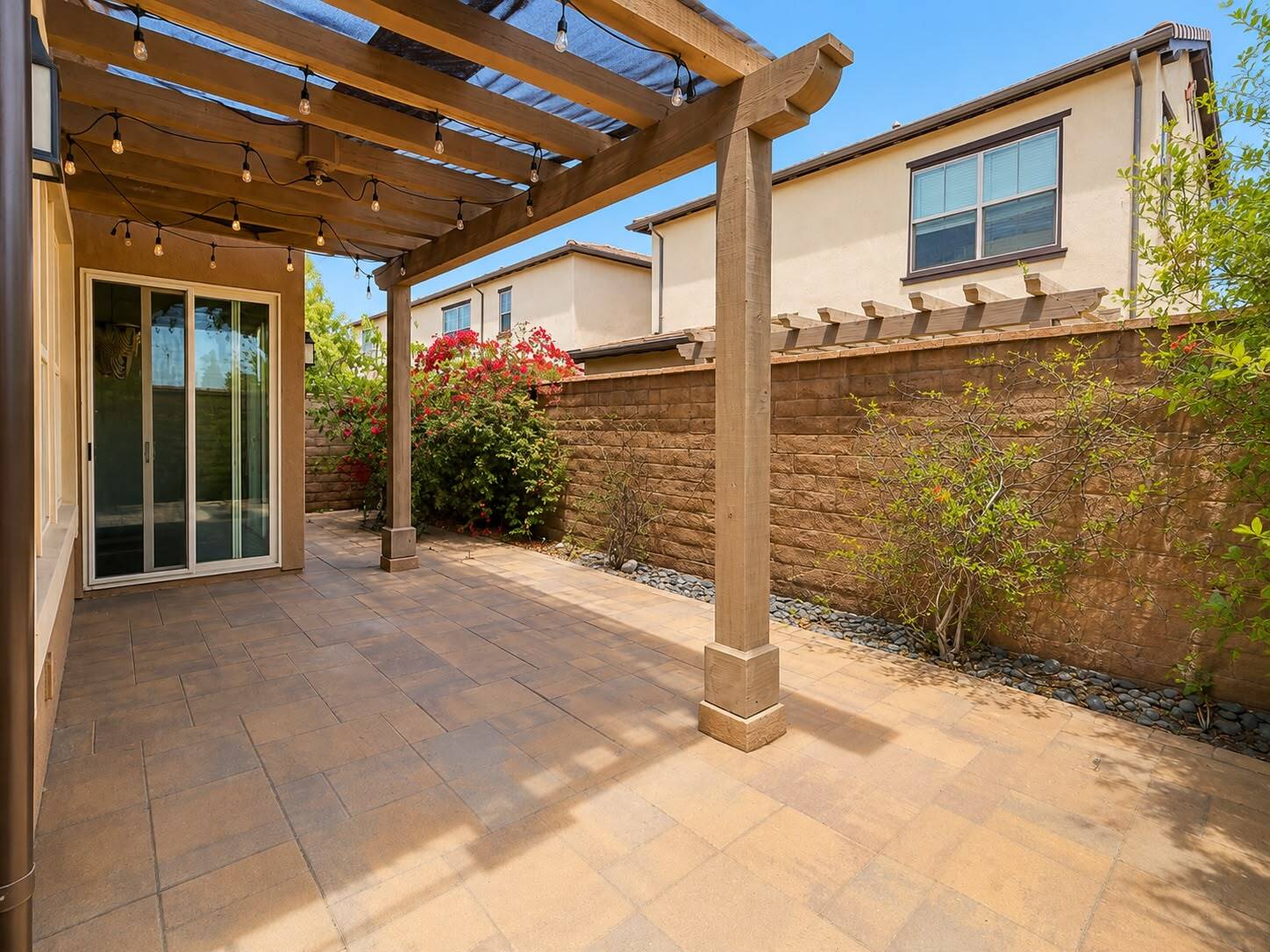 Building Photo - 111 Rodeo