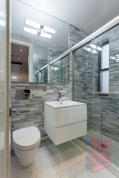 Building Photo - 2100 2nd Ave