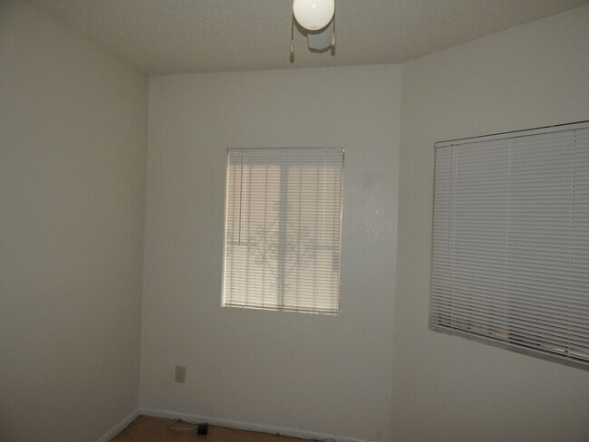 Building Photo - 117 E Laguna St