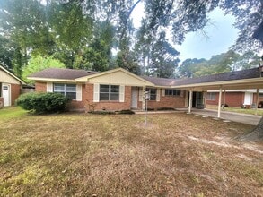 Building Photo - Beautiful 4 bedroom in North Monroe!