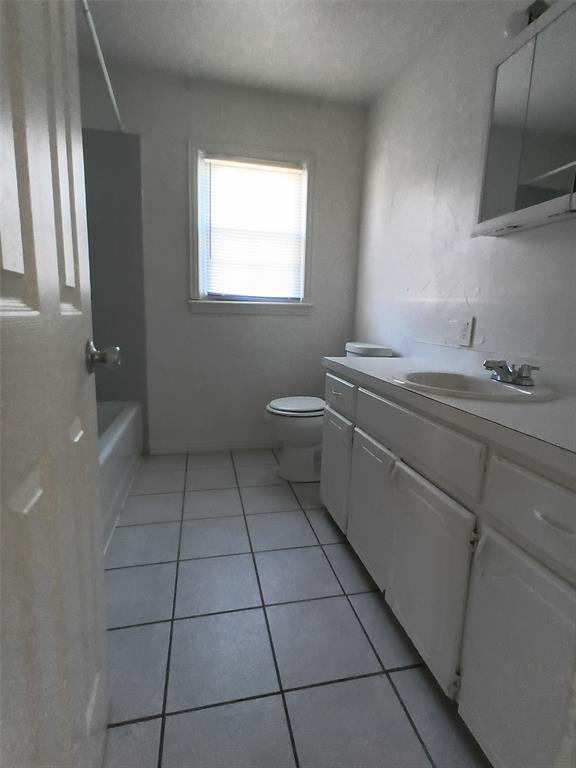 Building Photo - 1024 S Holly Dr