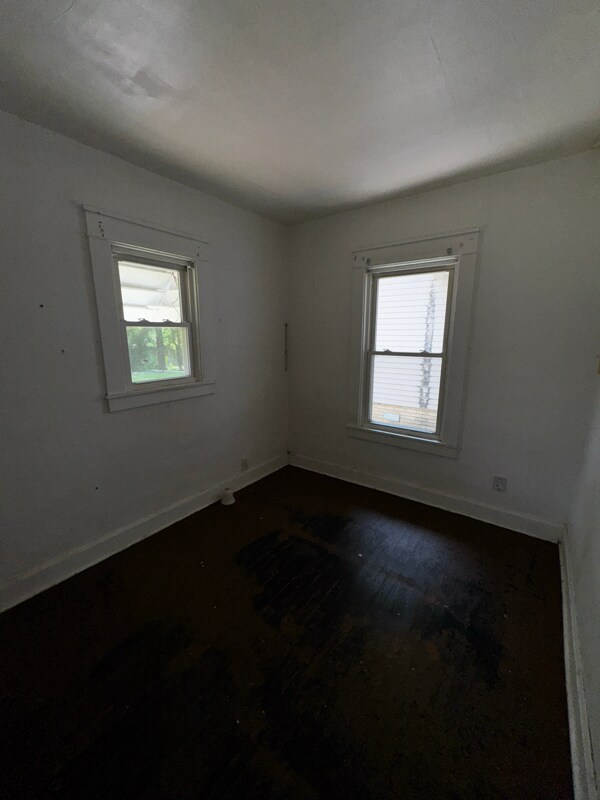 Building Photo - 521 S Detroit Ave