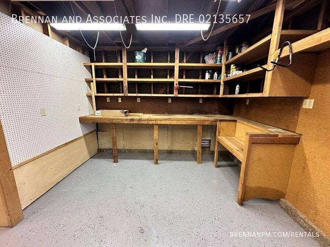 Building Photo - 975 Hemlock Ave