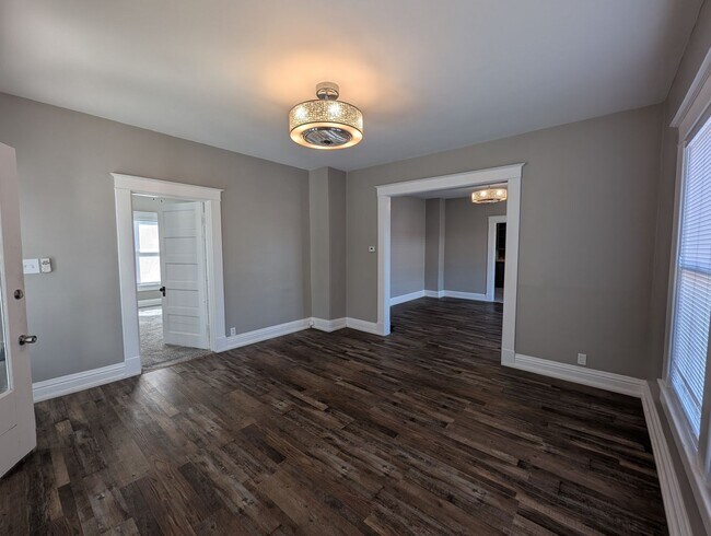 Building Photo - 4 Bedroom House in Boonville