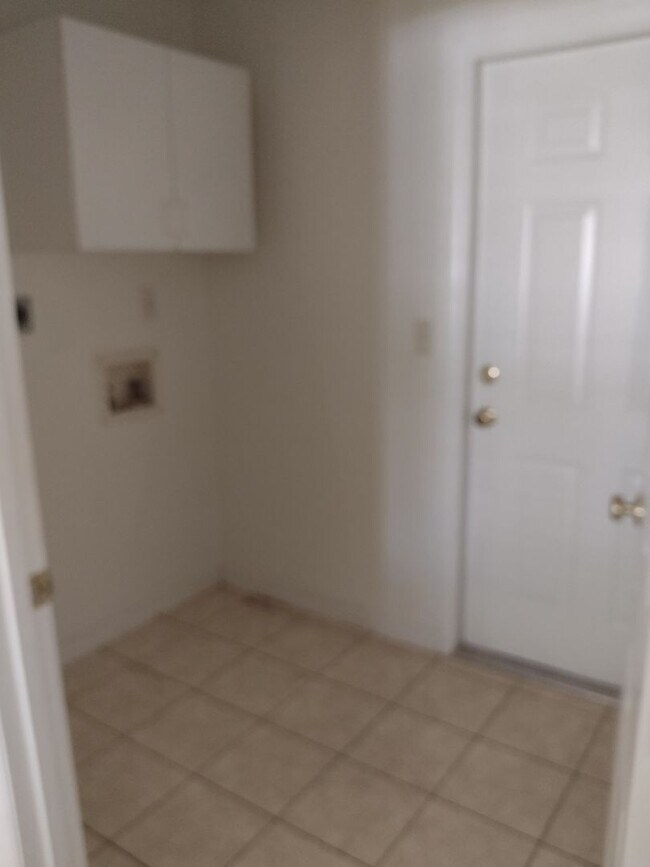 Building Photo - Charming 3BR/2BA Home in Countryside Estat...