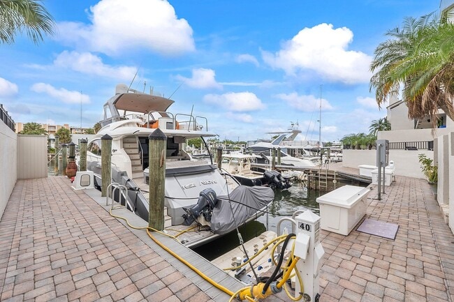 Building Photo - 40 Portside Dr