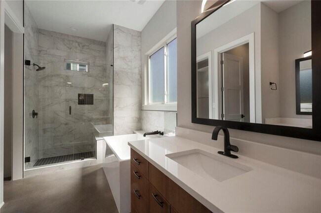 Building Photo - 1107 Stobaugh St