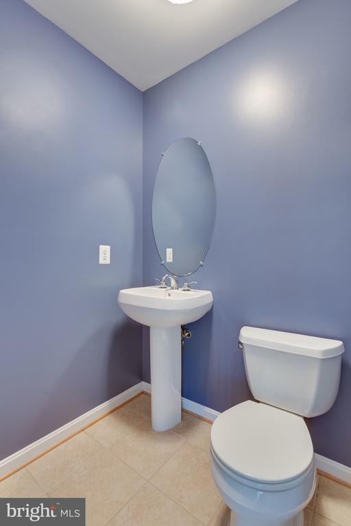 Building Photo - 43237 Highgrove Terrace