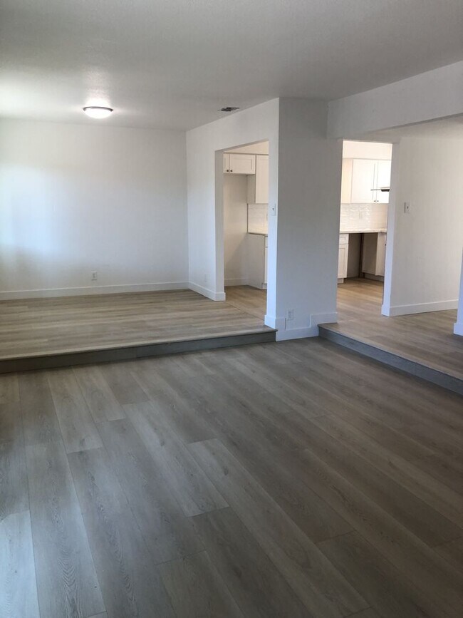 Building Photo - Brand New Whole House Renovation!