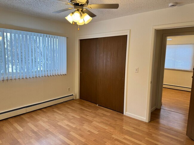 Building Photo - 4400 Everton Dr