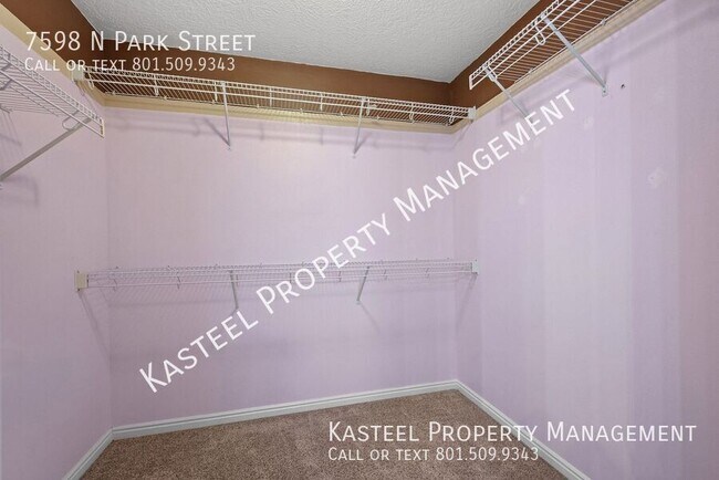 Building Photo - 7598 N Park St