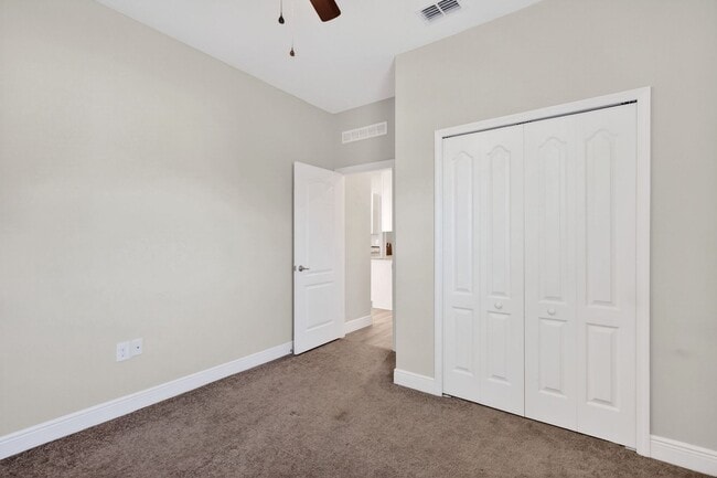 Building Photo - Modern 4-Bedroom Rental with Screened Patio & 2-Car Garage