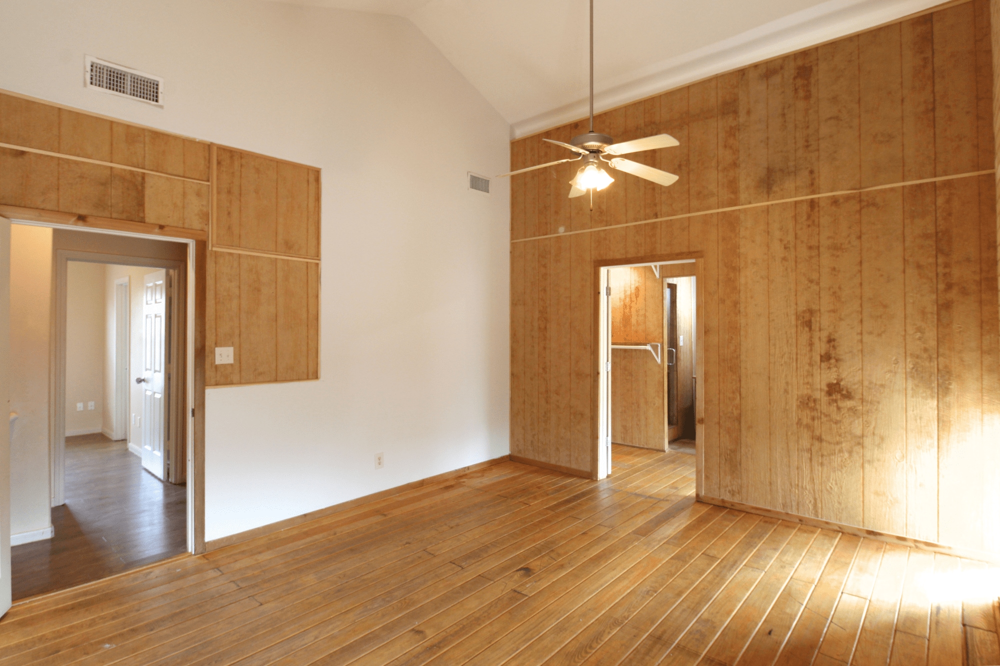Building Photo - 2445 Monarch Dr