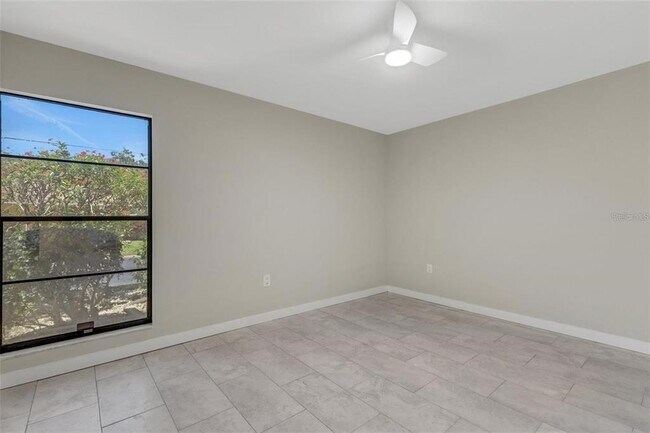 Building Photo - 2319 Beneva Terrace