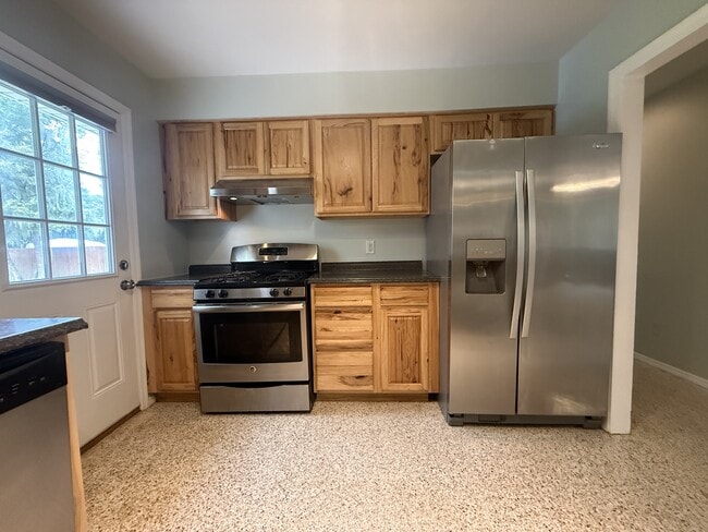 Building Photo - 2803 Smilax Ave