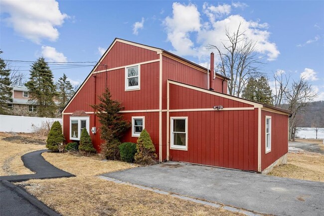 Building Photo - 37 St Georges Ave