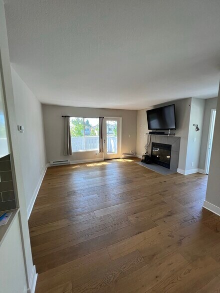 Building Photo - 26 Bayside Ct