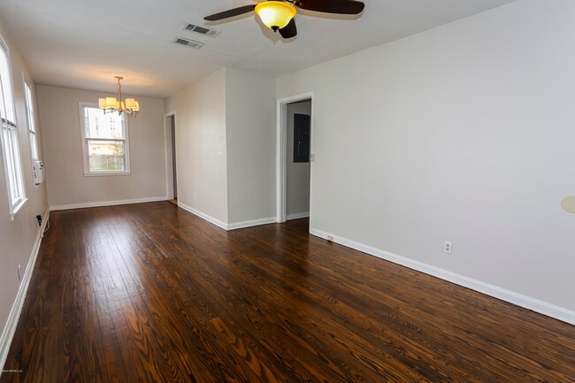Building Photo - 1077 Talbot Ave