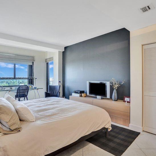 Building Photo - 151 Crandon Blvd