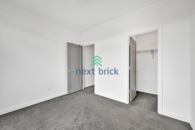 Building Photo - Stunning 3-Bed, 2.5-Bath Townhome in West ...