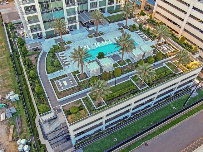Building Photo - 2047 Westcreek Ln