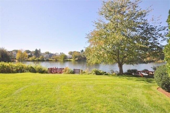 Building Photo - 18 Hamilton Rd