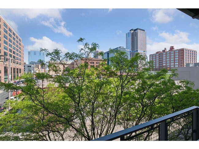 Building Photo - 525 N 3rd St