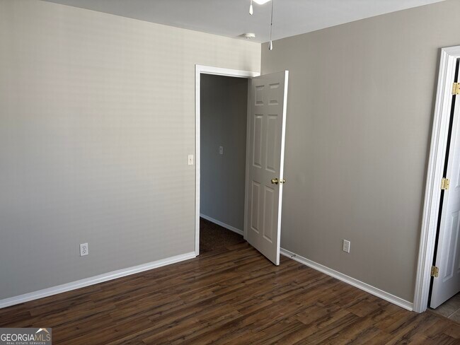 Building Photo - 119 Fairgreen St