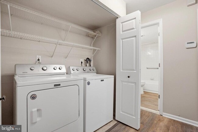 Building Photo - 4546 Rosemarie Dr