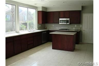 Building Photo - 14027 Oxford St