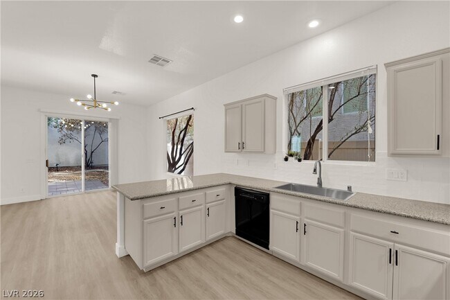 Building Photo - 1529 Tillman Falls Ave