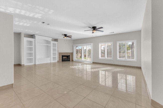 Building Photo - 83107 Greenbrier Dr